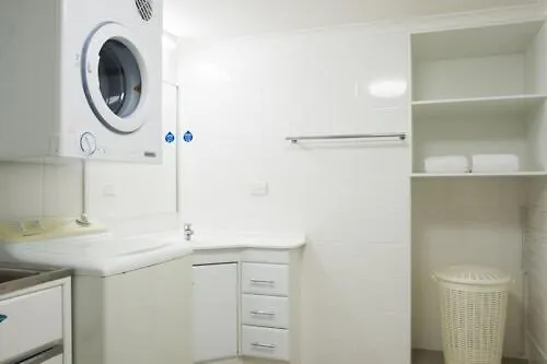 Beachcomber International Resort Gold Coast 3*,
